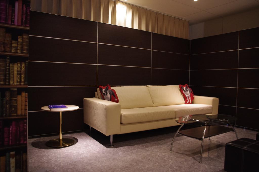 Hotel Casablanca (Adults Only) Ōsaka Extérieur photo