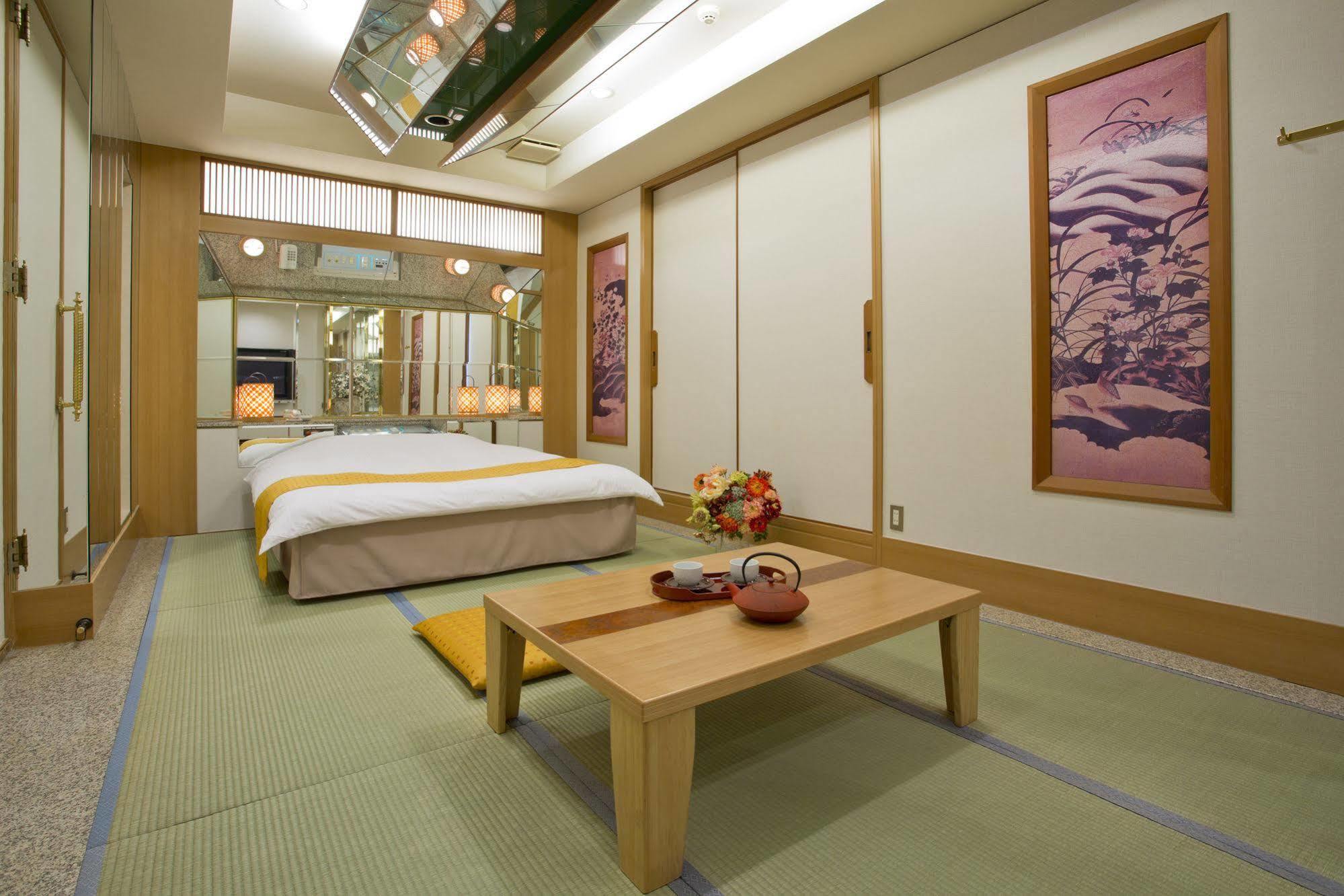 Hotel Casablanca (Adults Only) Ōsaka Extérieur photo